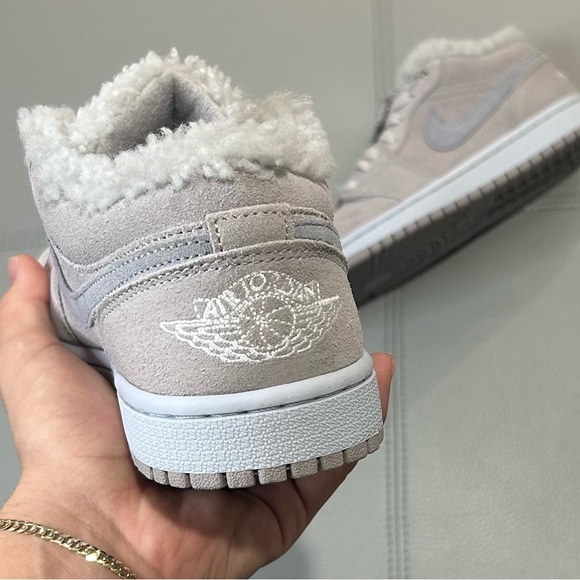 NWT NIKE AIR JORDAN 1 LOW GREY - Picture 3 of 3